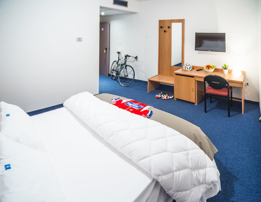 Hotel Fly Bike