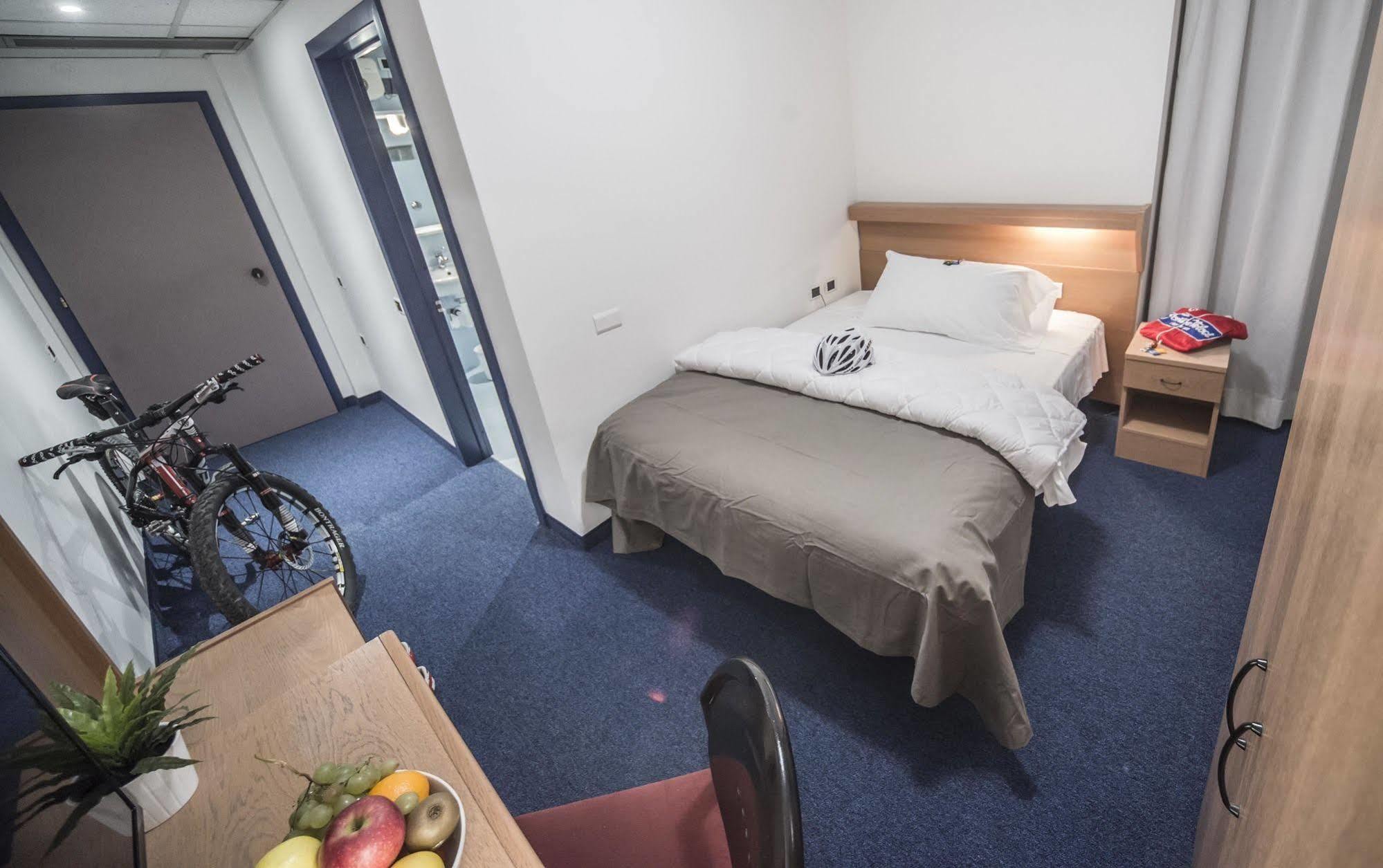 Fly Bike Hotel 3*