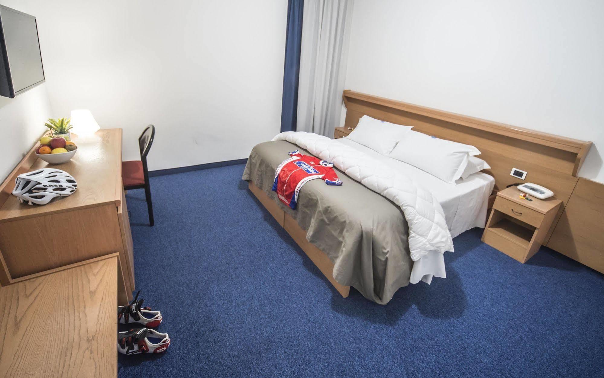 Fly Bike Hotel 3*